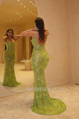 Glamorous Green Spaghetti Strap Sleeveless Long Formal Dress With Beadings