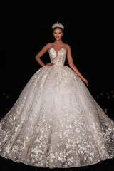 Glamorous White Sweetheart Sleeveless Beaded Ball Gown Lace Tulle Wedding Dresses With Appliques