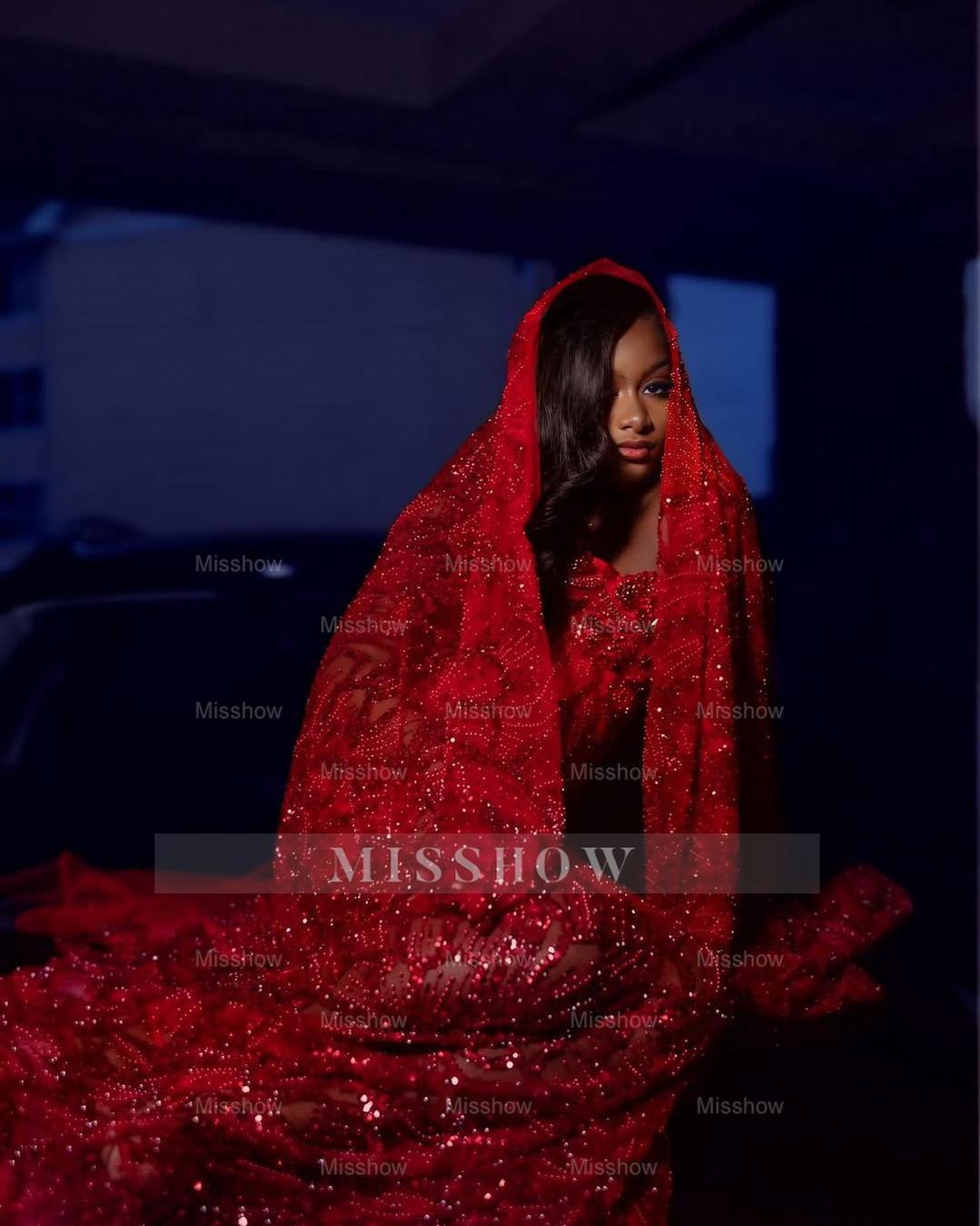 Gorgeous Long Mermaid Red Strapless Lace Prom Dress with Veil