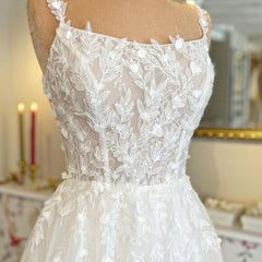 Graceful Ivory A-Line Square-Neck Sleeveless Lace Wedding Dress with Appliques
