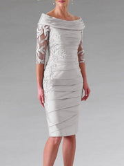 Half-Sleeve Knee-Length Sheath/Column Mother of the Bride Dress with Ruching and Appliques