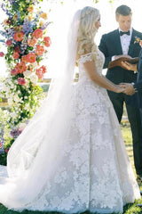 Ivory Ball Gown Wedding Dress Off Shoulder Sweetheart 3D Floral Lace Applique Tulle Princess Bridal Gown with Cathedral Train