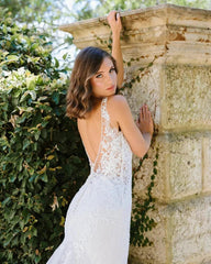 Ivory Lace Applique Mermaid Wedding Dress V-Neck Sleeveless Open Back Sweep Train Bridal Gown