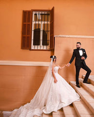 Ivory Lace Beaded Ball Gown Wedding Dress Sweetheart Sleeveless Tulle Cathedral Train Bridal Gown