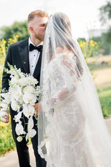 Ivory Mermaid Wedding Dress Off Shoulder Sweetheart Long Sheer Lace Sleeves Floral Lace Applique Romantic Bridal Gown with Chapel Train