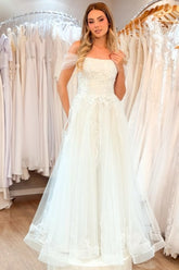 Ivory Tulle A-Line Wedding Dress Strapless 3D Floral Lace Applique Corset Off-Shoulder Wrap Sweep Train Bridal Gown with Pockets
