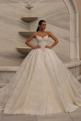 Ivory Tulle Ball Gown Wedding Dress Strapless Sweetheart Feather-Trim Lace Corset Pearl Button Bridal Gown with Cathedral Train