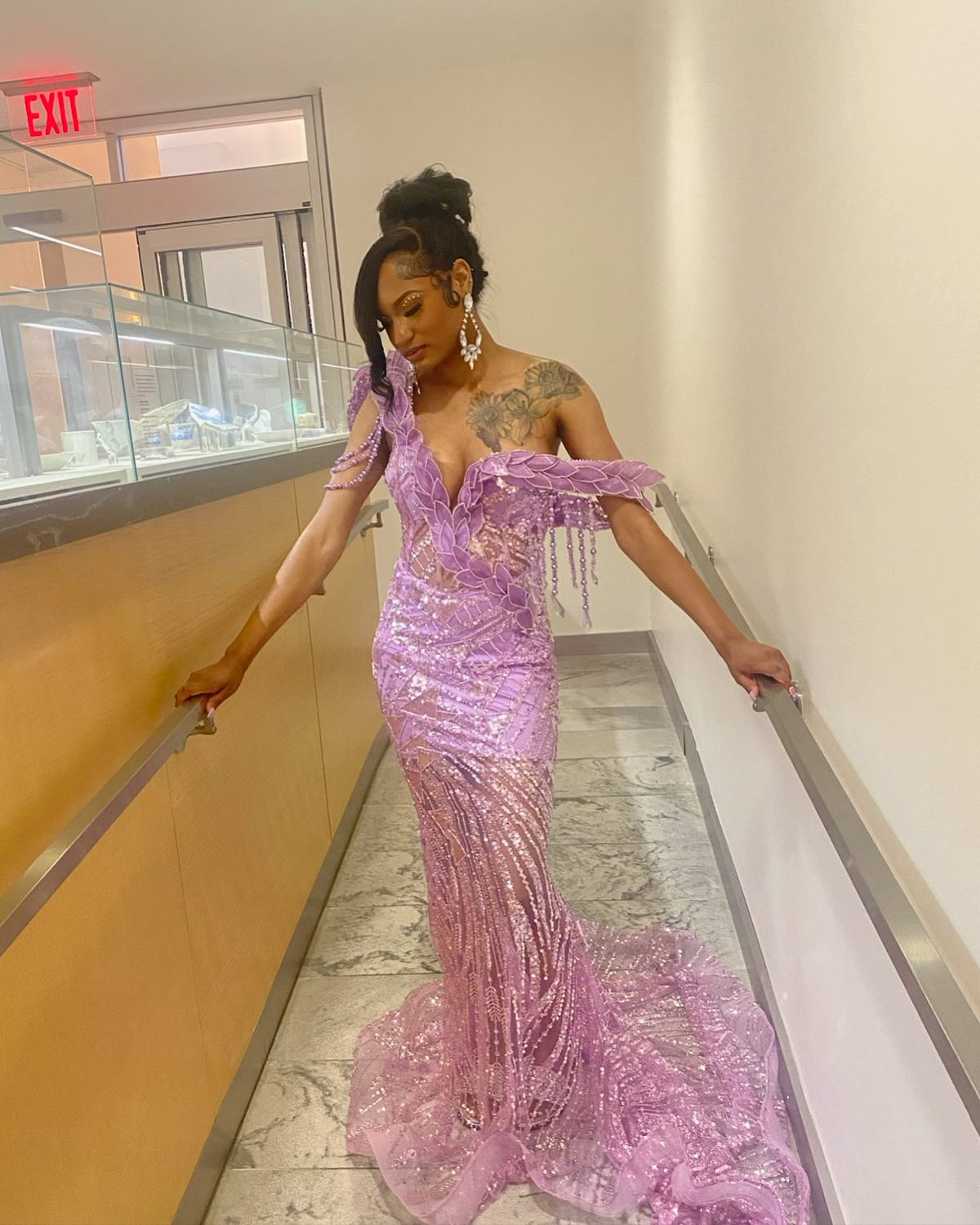 Lilac Mermaid Prom Dress Off Shoulder Deep V Sweetheart 3D Purple Leaf Petal Applique Crystal Chain Fringe Tassel All-Over Sequin Geometric Wave Rhinestone Beaded Court Train Gown