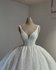 Luxurious Princess Long A-line V-neck Lace Beading Sleeveless Wedding Dresses with Glitter