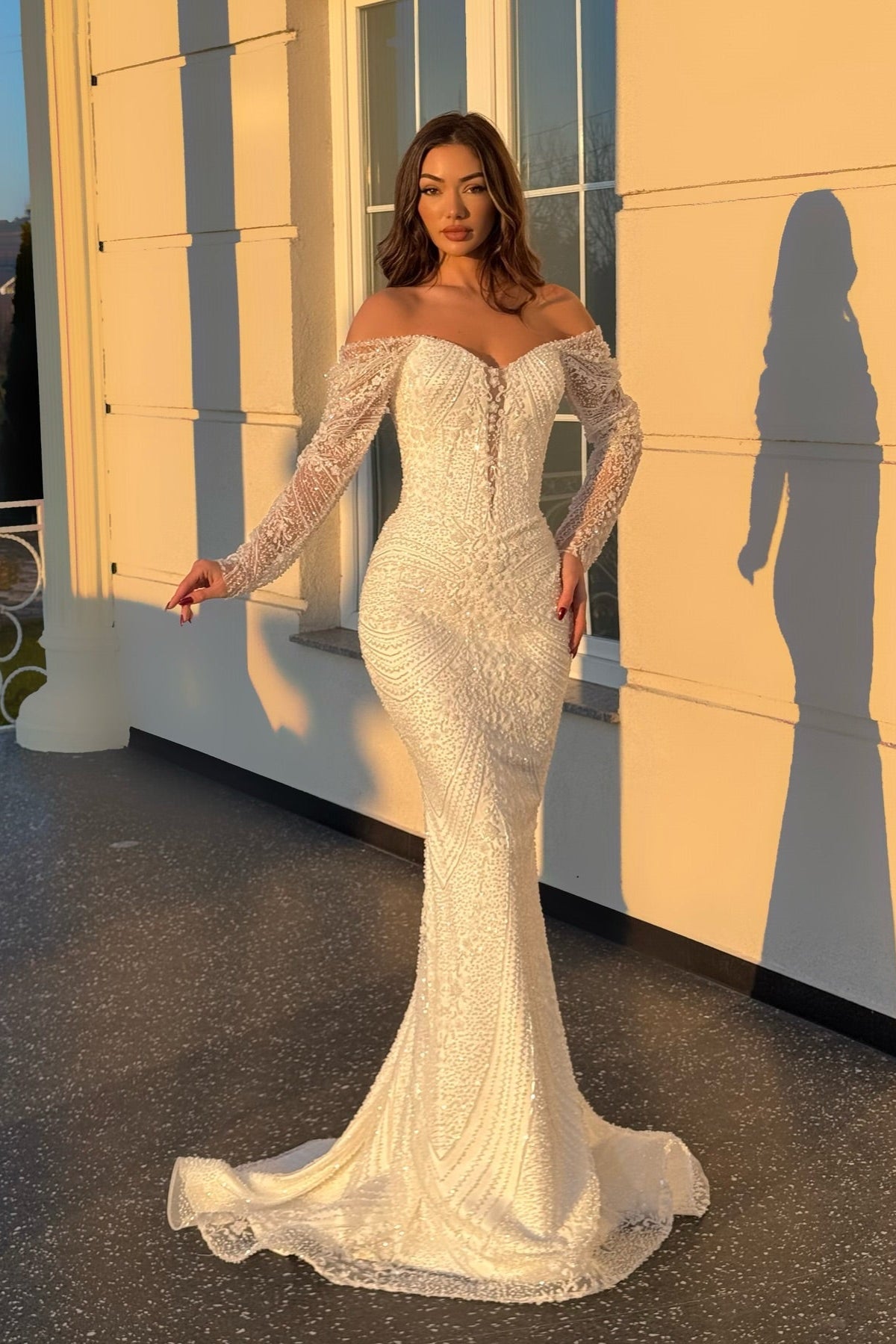 Luxury White Mermaid V-Neck Strapless Beaded Lace Long Sleeves Floor-Length Wedding Dress