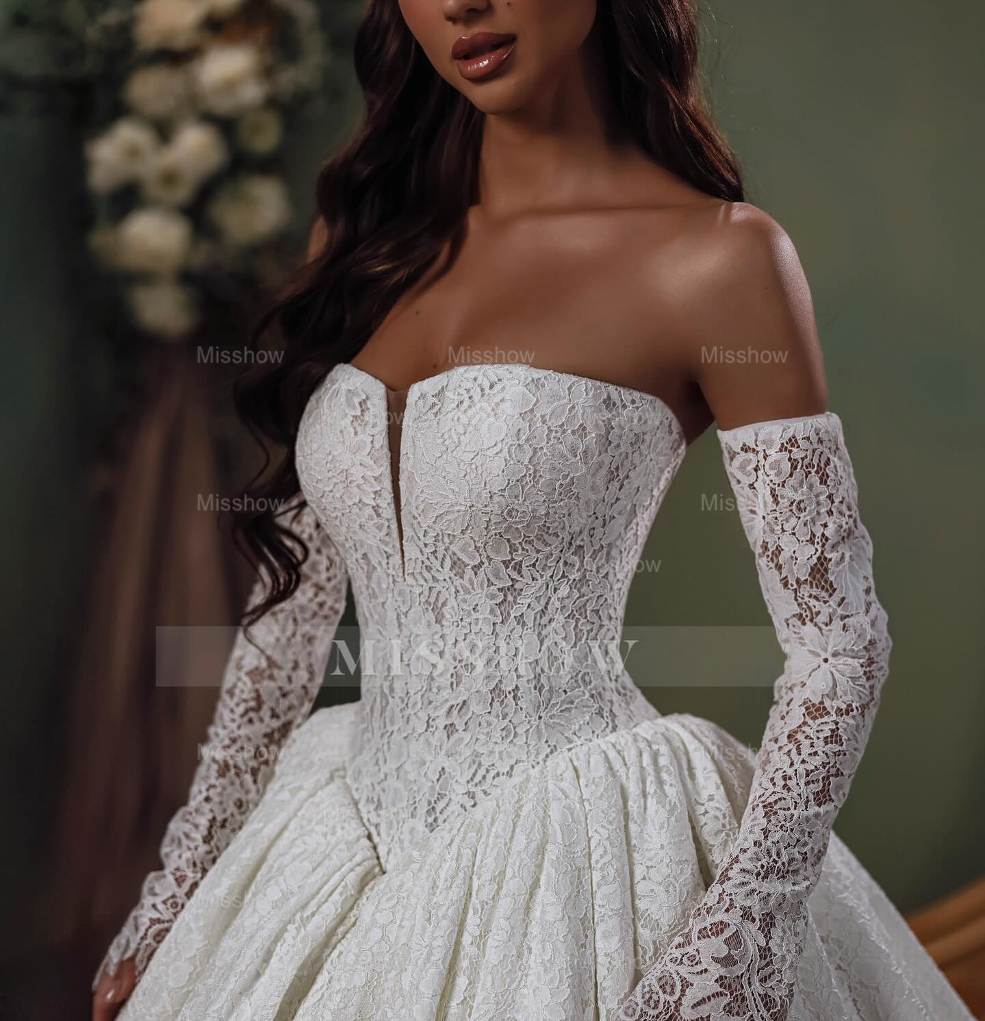 Luxury White Sweetheart Off-The-Shoulder Long Sleeves Ball Gown Lace Wedding Dresses with Veil