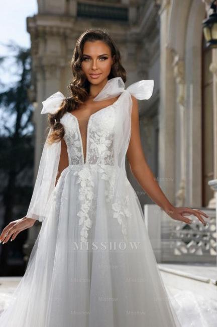 Mermaid Ball Gown Chiffon V-Neck Wedding Dress with Appliques