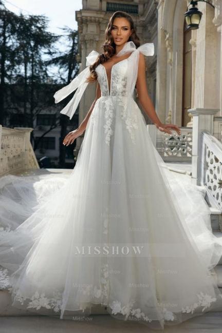 Mermaid Ball Gown Chiffon V-Neck Wedding Dress with Appliques