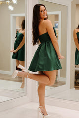 Misshow A-Line Dark Green Strapless Short Homecoming Dress/Mini Dress with Bow