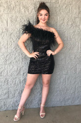 Misshow Black One Shoulder Sequins Short Homecoming Dress/Mini Dress with Feathers