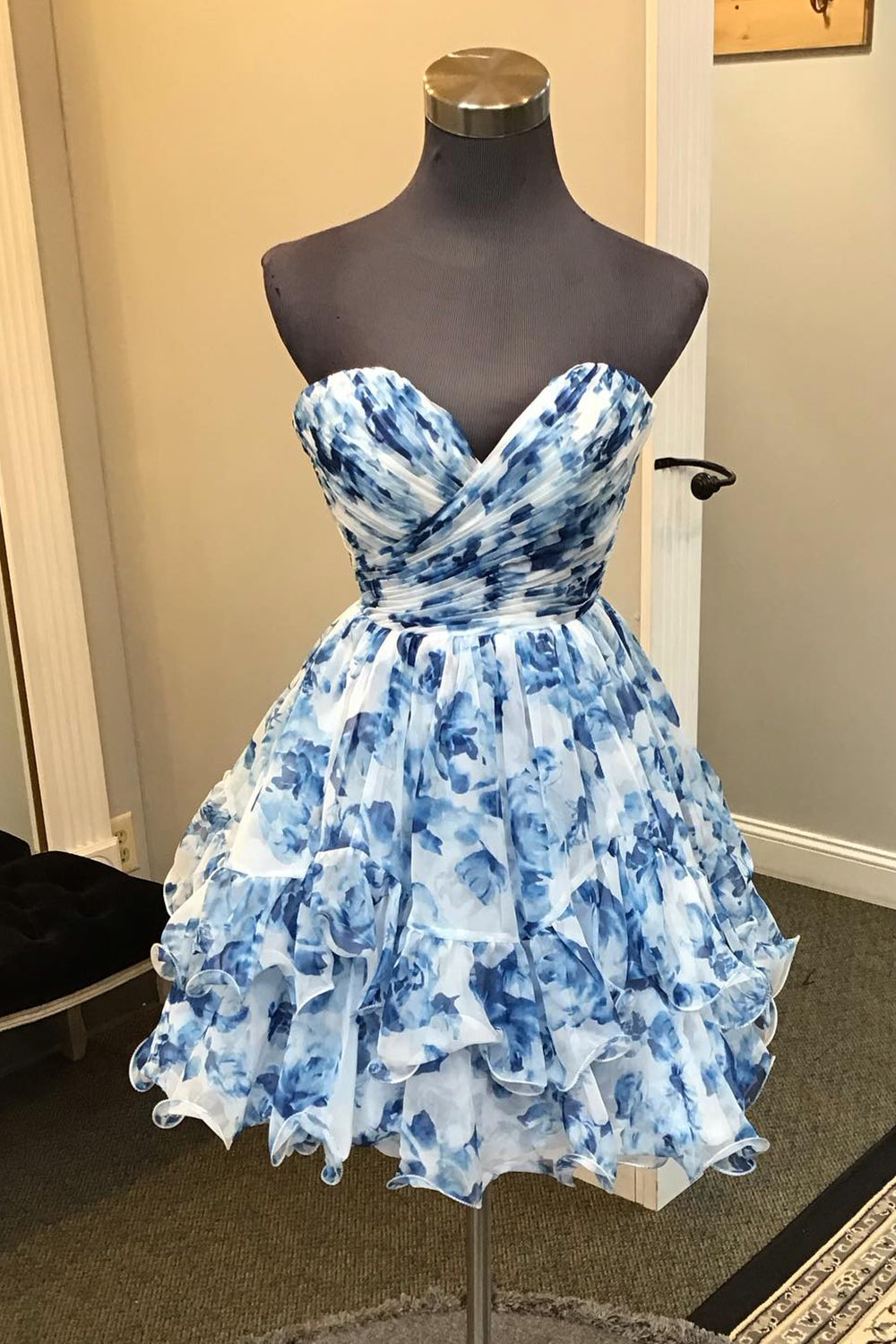 Misshow Blue Sweetheart A Line Printed Tiered Homecoming Dress/Mini Dress