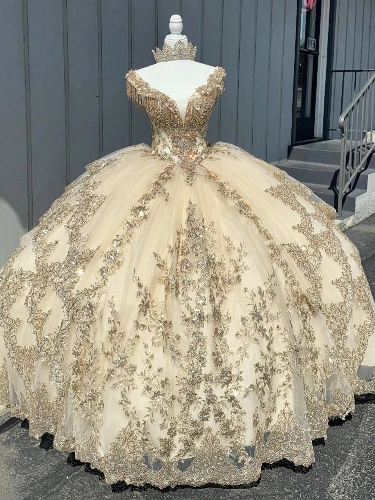 Misshow Champagne Ball Gown Off-Shoulder Lace & Beaded Tiered Tulle Quinceanera Dress for Sweet 16 & Birthday Celebrations
