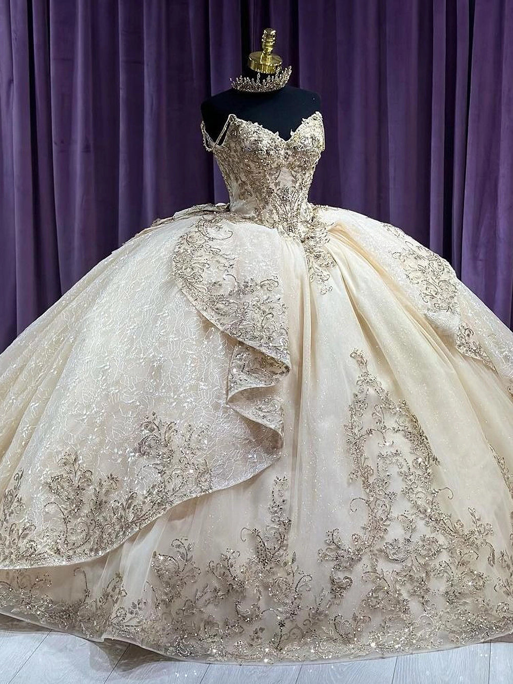 Misshow Champagne Tulle Quinceanera Dress Sweetheart Ball Gown with Lace Appliques & Beaded Ruffles