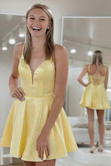 Misshow Classic A Line Spaghetti Straps Yellow Homecoming Dress/Mini Dress with Criss Cross