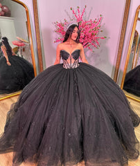 Misshow Exquisite Black Tulle Quinceanera Dress Sweetheart Neckline Lace Applique Ball Gown for Sweet 16 & Birthday Celebrations