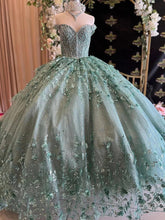 Misshow Exquisite Emerald Green Ball Gown Sweetheart Off-Shoulder Lace Tiered Tulle Quinceanera Dress with Beaded Details for Sweet 16