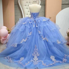 Misshow Exquisite Light Blue Tulle Quinceanera Dress Strapless Tiered Ball Gown with Delicate Lace Appliques for Sweet 16