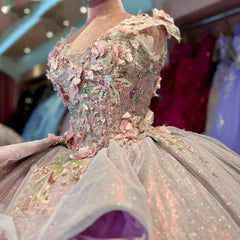 Misshow Exquisite Lilac Tulle Quinceanera Dress Off-Shoulder Lace Applique Ball Gown with Beaded Tiered Ruffles for Sweet 16 & Princess Parties