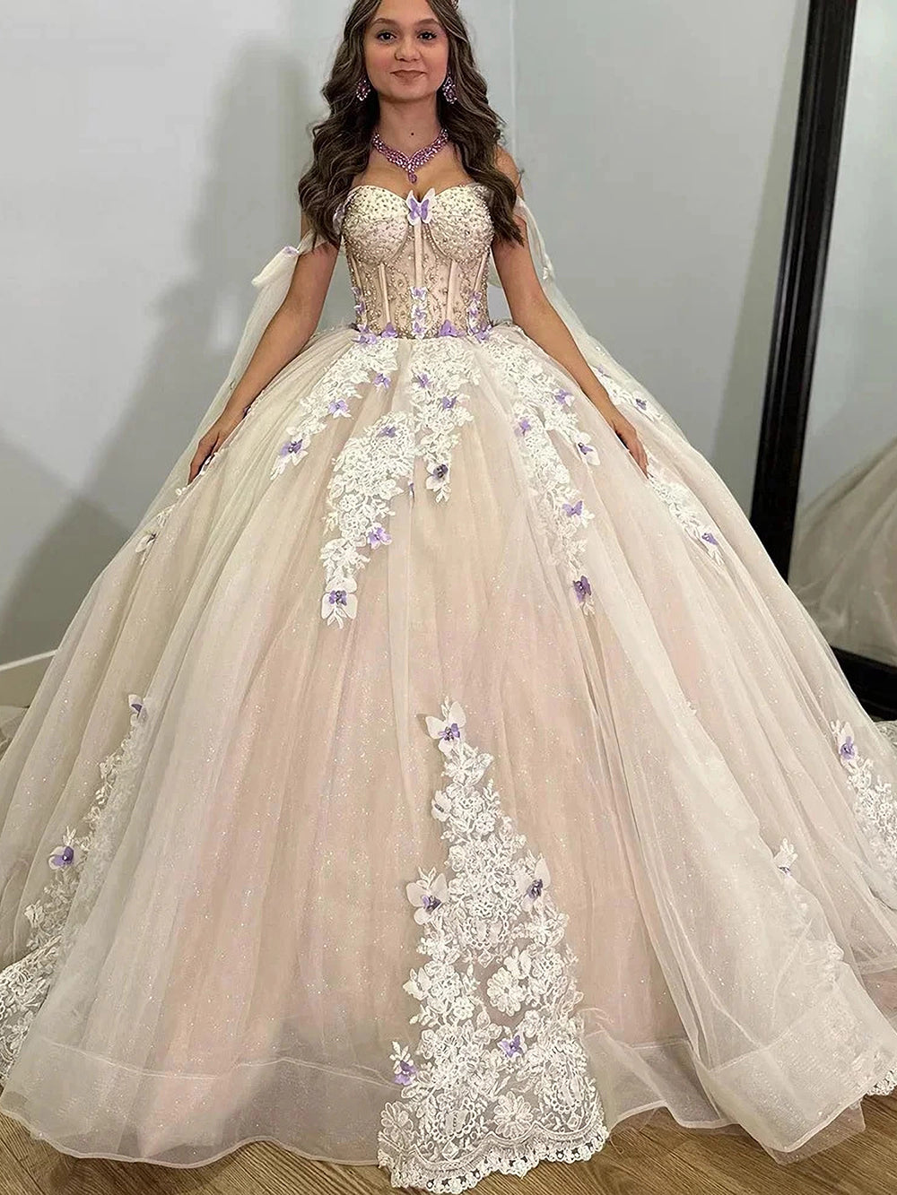 Misshow Exquisite Off-Shoulder Lace Ball Gown Sleeveless Tulle Quinceanera Dress with Sweep Train for Sweet 16