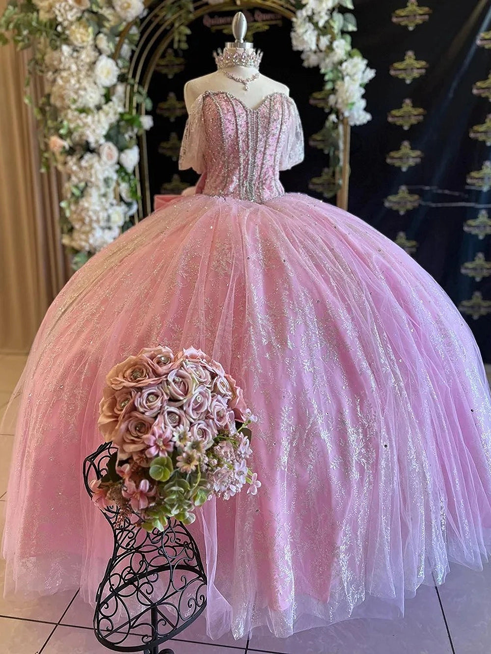 Misshow Exquisite Pink Tulle Ball Gown Sweetheart Neckline with Off-Shoulder Spaghetti Straps & Lace Appliques for Quinceanera Sweet 16 and Prom