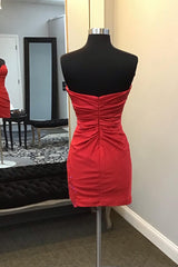 Misshow Glitter Red Sweetheart Tight Short Homecoming Dress/Mini Dress with Appliques