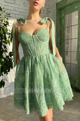 Misshow Green Sweetheart Homecoming Dress/Mini Dress with Appliques