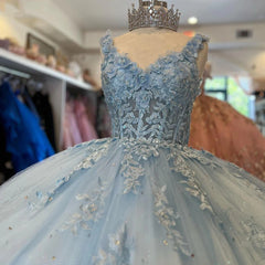 Misshow Light Blue Tulle Princess Gown Sweetheart Neckline with Floral Lace Applique for Quinceanera & Sweet 16