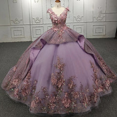 Misshow Lilac Tulle Quinceanera Dress V-Neck Lace Appliques & Beaded Tiered Ball Gown for Sweet 16 or Princess Parties