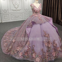 Misshow Lilac Tulle Quinceanera Dress V-Neck Lace Appliques & Beaded Tiered Ball Gown for Sweet 16 or Princess Parties