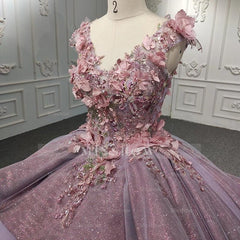 Misshow Lilac Tulle Quinceanera Dress V-Neck Lace Appliques & Beaded Tiered Ball Gown for Sweet 16 or Princess Parties