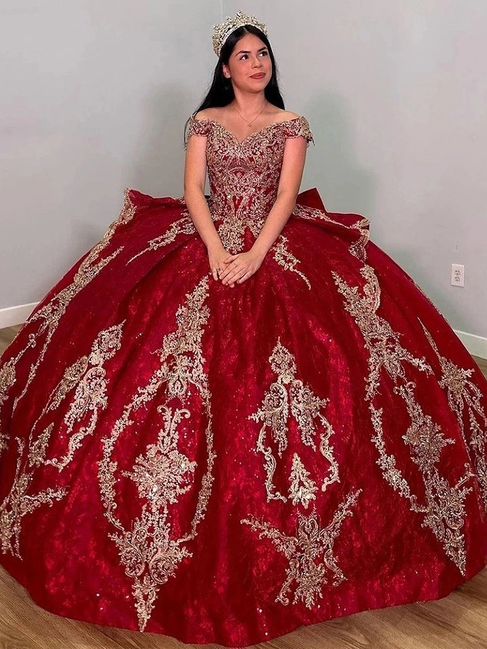 Misshow Off-Shoulder Red Tulle Quinceanera Dress Cap Sleeve Lace Applique Ball Gown for Sweet 16 Prom & Birthday Parties