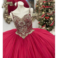 Misshow Red Quinceanera Dress Sweetheart Neckline Floral Lace Appliques & Beaded Tulle Ball Gown for Princess-Themed Parties