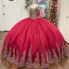 Misshow Red Quinceanera Dress Sweetheart Neckline Floral Lace Appliques & Beaded Tulle Ball Gown for Princess-Themed Parties