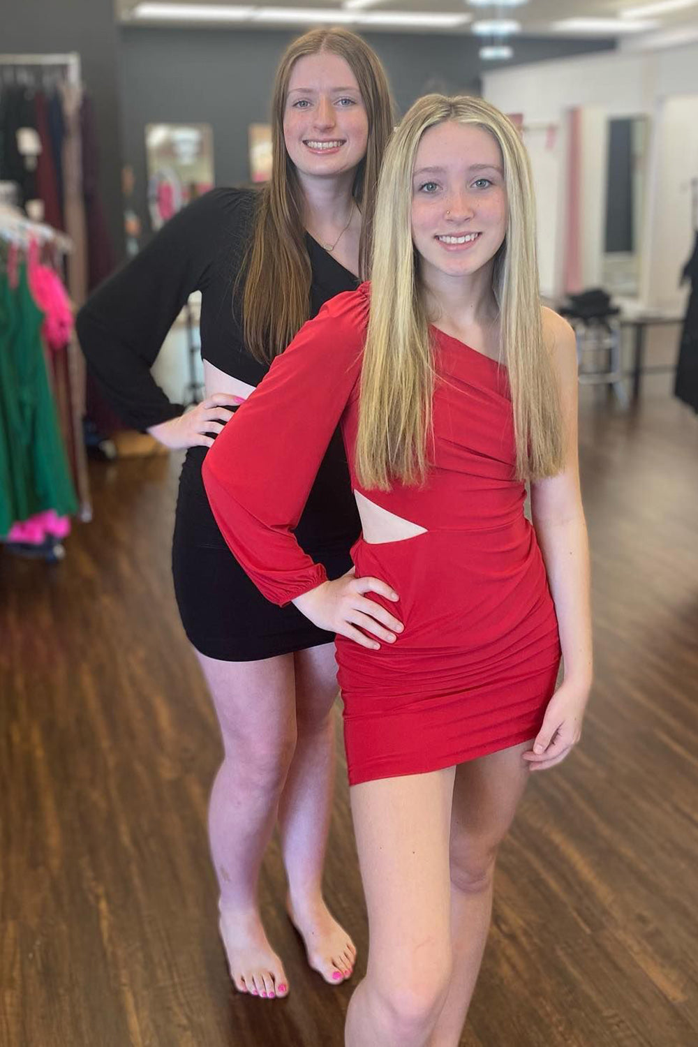 Misshow Simple Black One Shoulder One Sleeve Cut Out Tight Short Homecoming Dress/Mini Dress