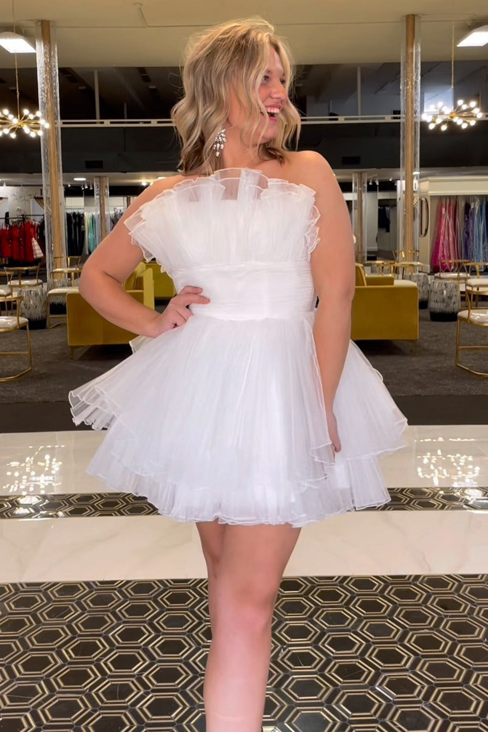 Misshow Simple White Strapless Tiered Tulle A-Line Short Homecoming Dress/Mini Dress