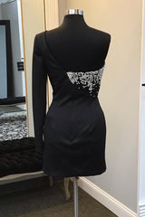 Misshow Sparkly Black BeadedOne Shoulder One Sleeve Tight Short Homecoming Dress/Mini Dress