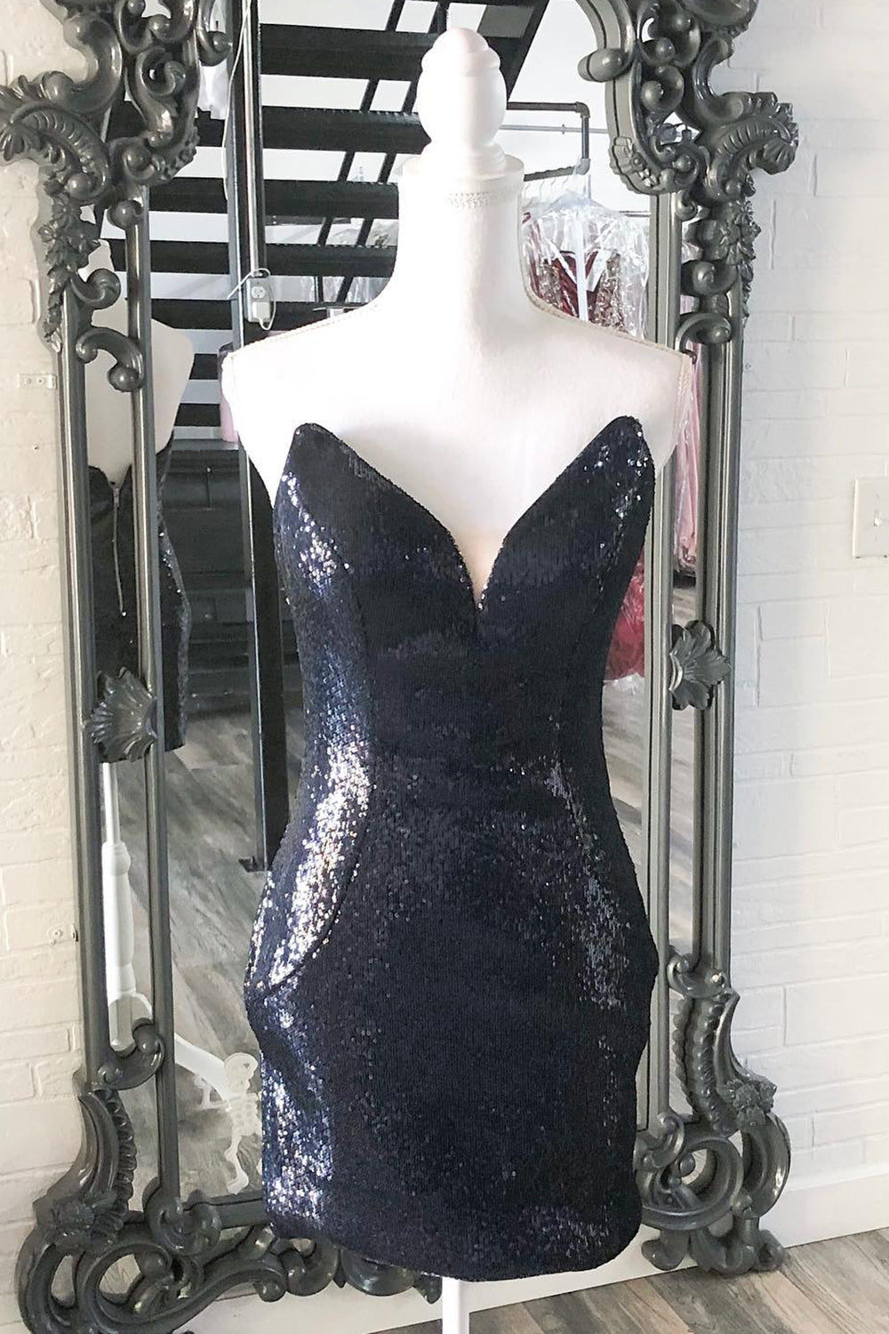 Misshow Sparkly Black Sweetheart Sequins Tight Short Homecoming Dress/Mini Dress