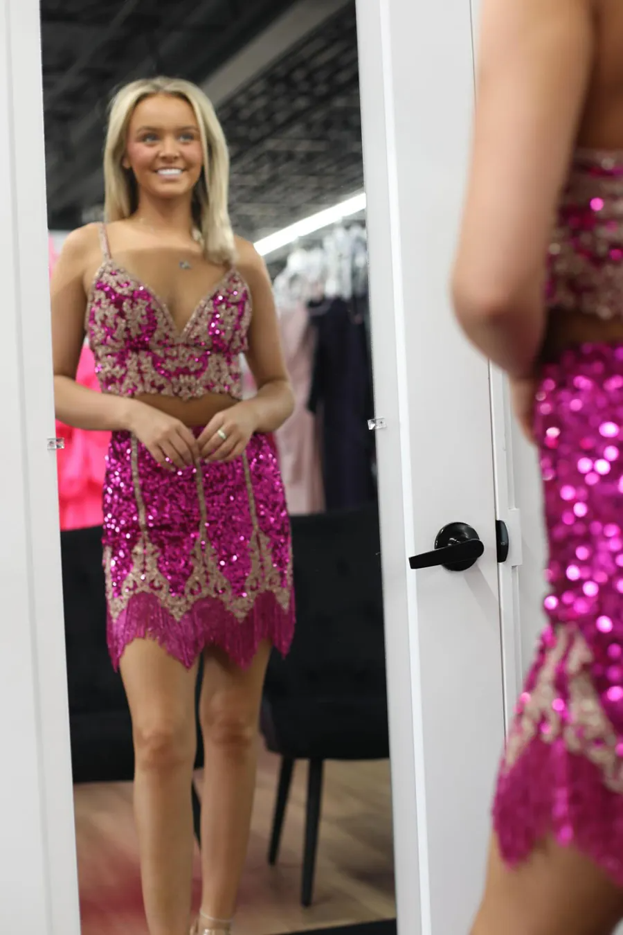 Misshow Sparkly Fuchsia Spaghetti Straps Bodycon Short Homecoming Dress/Mini Dress with Fringe