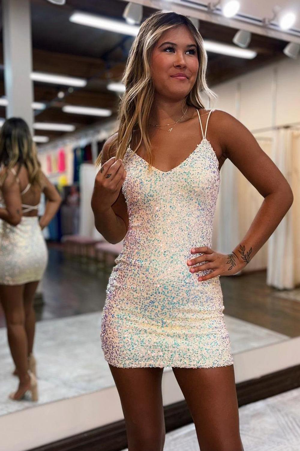 Misshow Sparkly Light Yellow Sequins Criss-Cross Straps Tight Short Homecoming Dress/Mini Dress