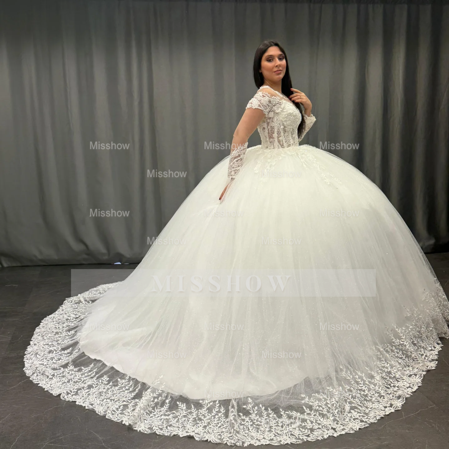 Misshow White Tulle Ball Gown Scoop Neck Lace Appliques & Pleated Skirt for Quinceanera Sweet 16 and Formal Evenings