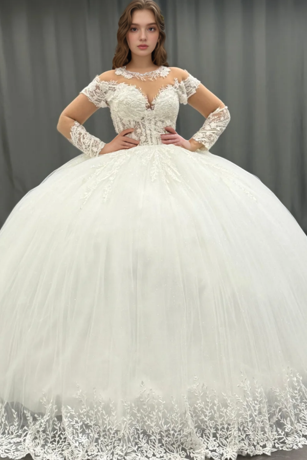 Misshow White Tulle Ball Gown Scoop Neck Lace Appliques & Pleated Skirt for Quinceanera Sweet 16 and Formal Evenings