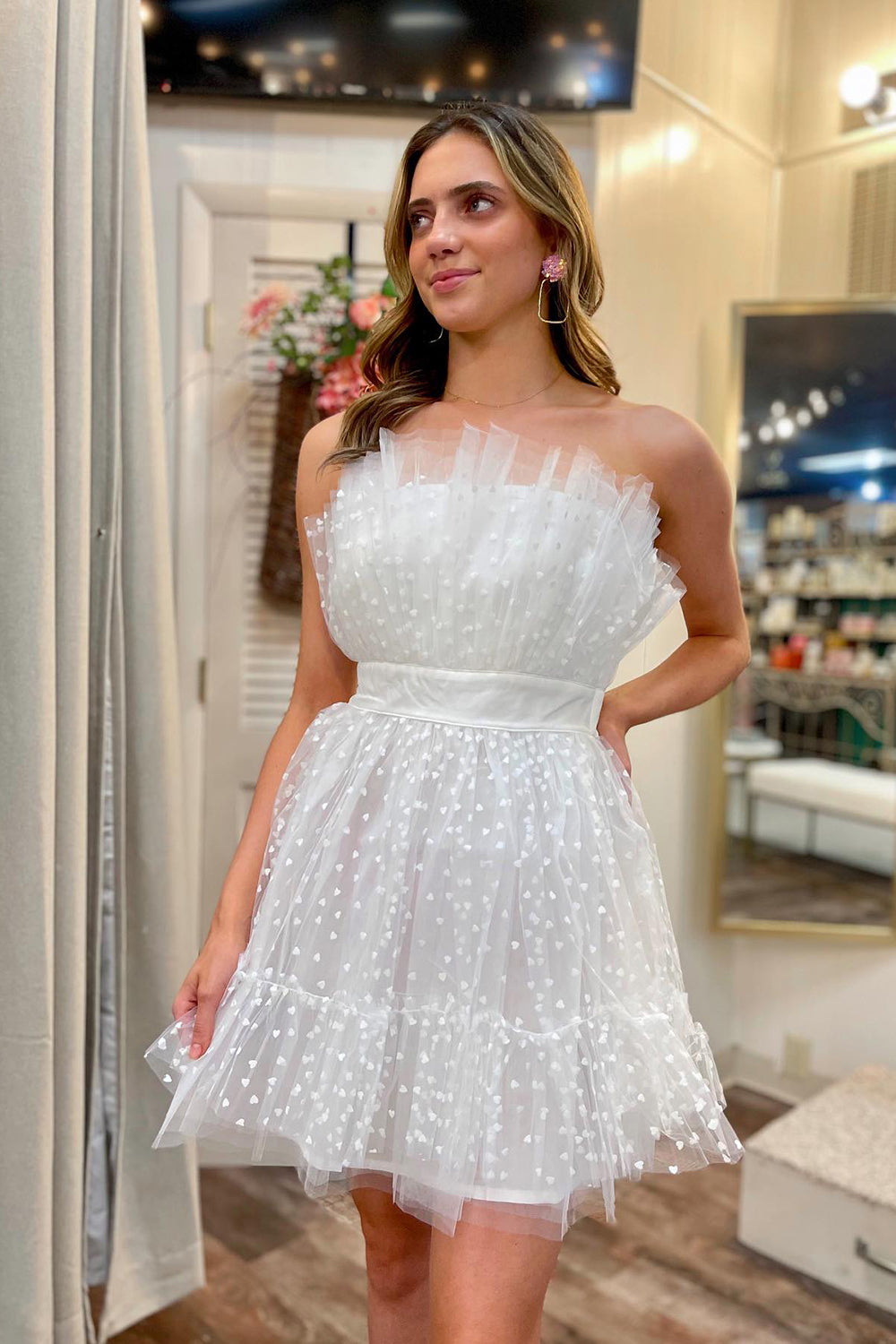 Misshow White Tulle Strapless A Line Short Homecoming Dress/Mini Dress with Polka Dots