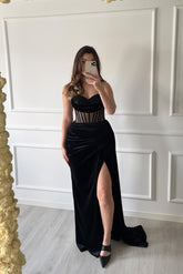 Modern Black Sweetheart Sleeveless Mermaid Velvet Formal Dress with Front Split