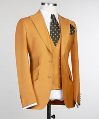 New Dark Yellow Peak Lapel Three-Piece Fashionable Men’s Suits