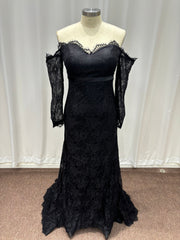 Noble Black Sweetheart Long-Sleeve Mermaid Lace Formal Dresses with Chapel Train